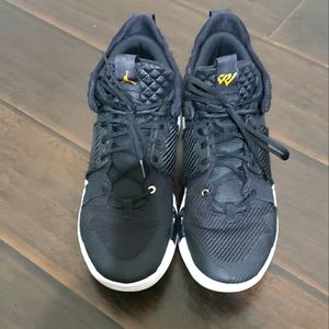 Mens Jordan basketball shoes